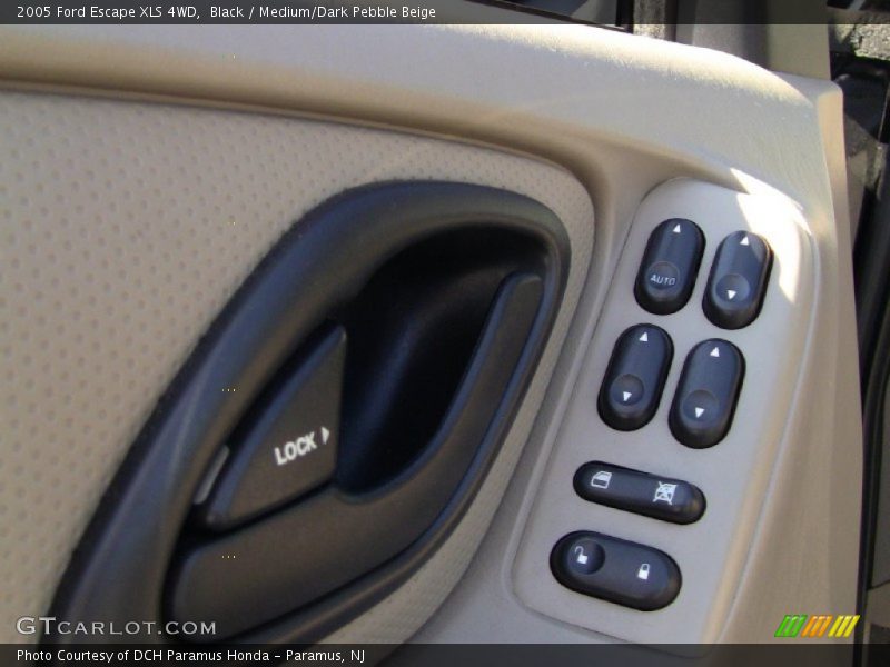 Black / Medium/Dark Pebble Beige 2005 Ford Escape XLS 4WD