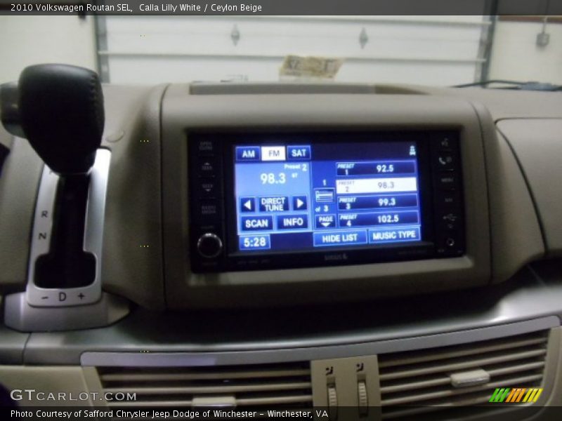 Calla Lilly White / Ceylon Beige 2010 Volkswagen Routan SEL