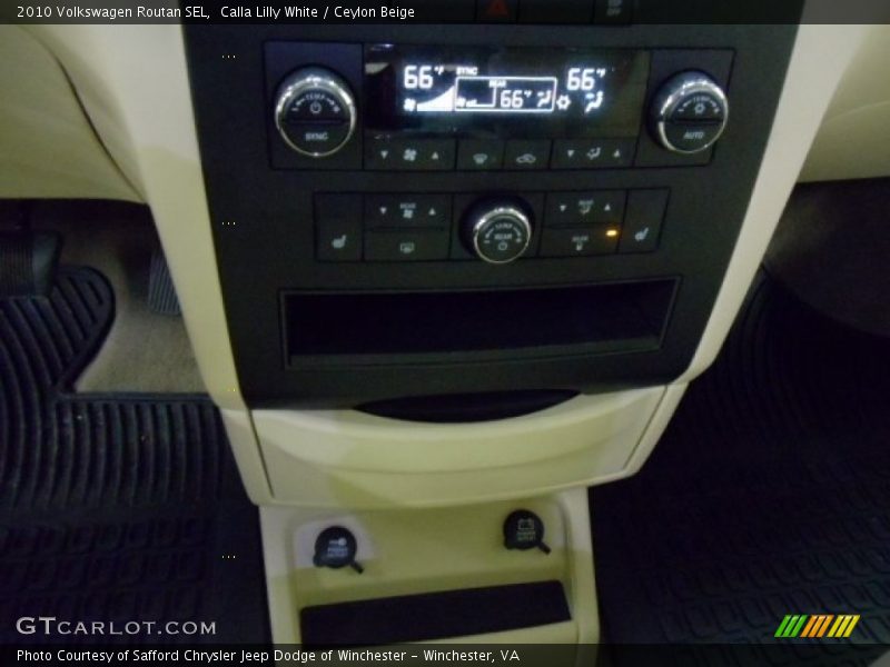 Calla Lilly White / Ceylon Beige 2010 Volkswagen Routan SEL