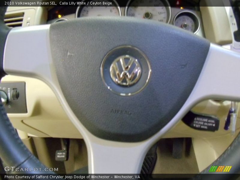 Calla Lilly White / Ceylon Beige 2010 Volkswagen Routan SEL