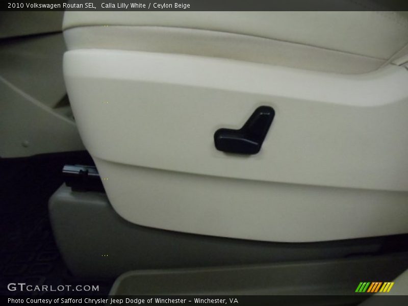 Calla Lilly White / Ceylon Beige 2010 Volkswagen Routan SEL