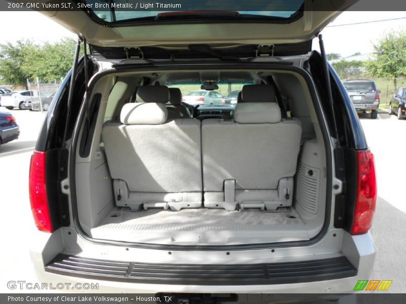  2007 Yukon SLT Trunk