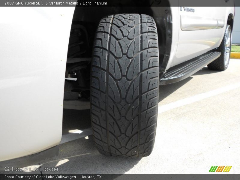 Silver Birch Metallic / Light Titanium 2007 GMC Yukon SLT