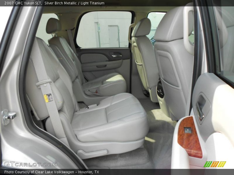 Silver Birch Metallic / Light Titanium 2007 GMC Yukon SLT