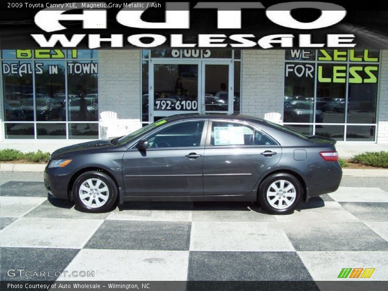 Magnetic Gray Metallic / Ash 2009 Toyota Camry XLE