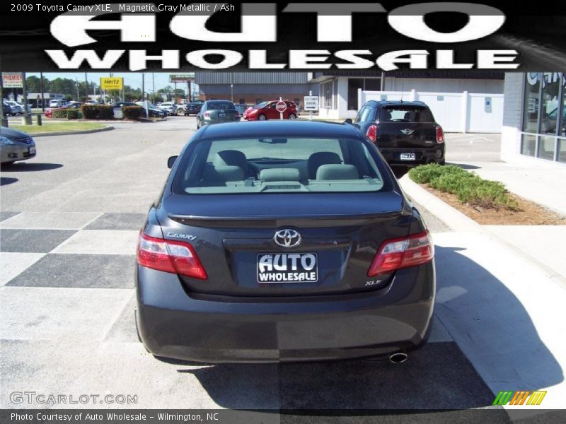 Magnetic Gray Metallic / Ash 2009 Toyota Camry XLE