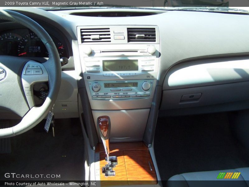 Magnetic Gray Metallic / Ash 2009 Toyota Camry XLE