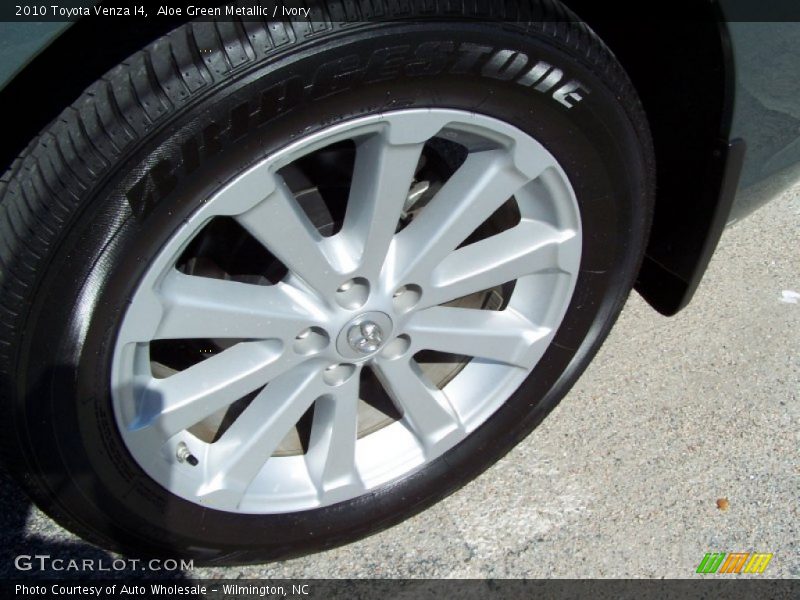 Aloe Green Metallic / Ivory 2010 Toyota Venza I4