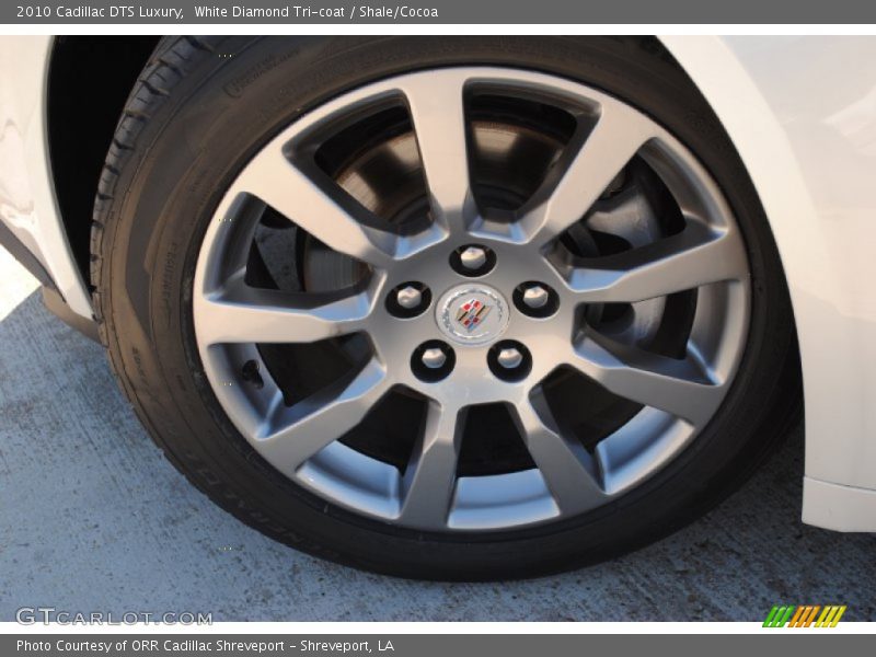 White Diamond Tri-coat / Shale/Cocoa 2010 Cadillac DTS Luxury