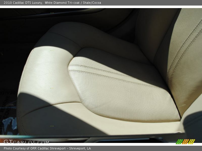 White Diamond Tri-coat / Shale/Cocoa 2010 Cadillac DTS Luxury