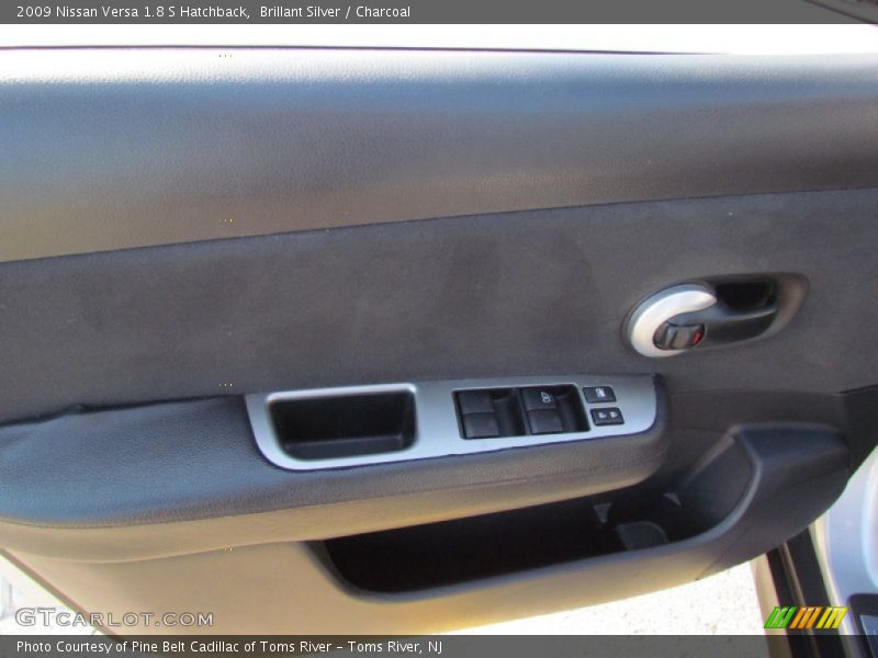Brillant Silver / Charcoal 2009 Nissan Versa 1.8 S Hatchback