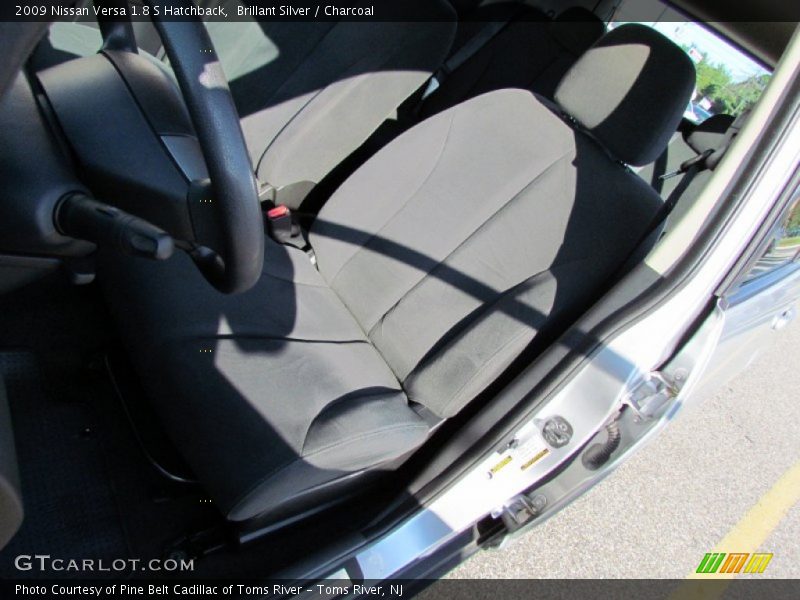 Brillant Silver / Charcoal 2009 Nissan Versa 1.8 S Hatchback