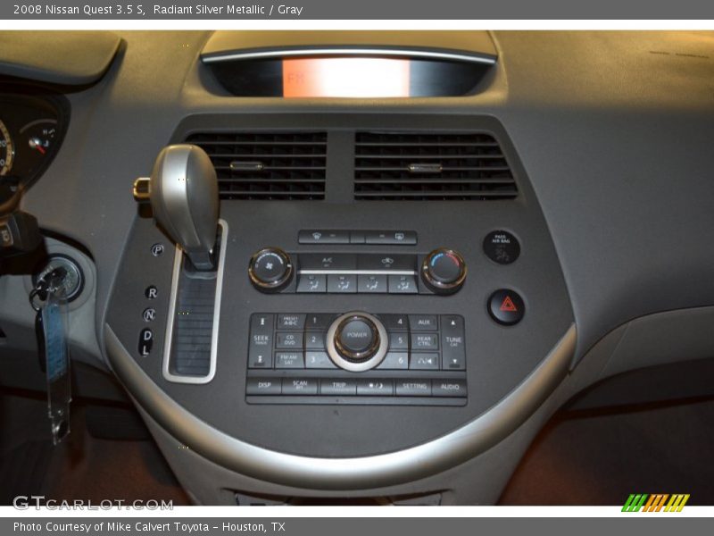 Dashboard of 2008 Quest 3.5 S