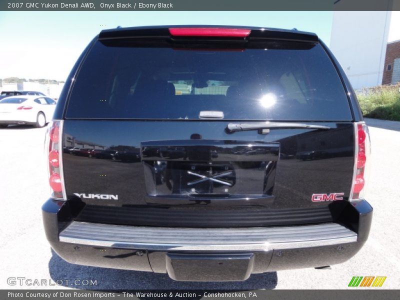 Onyx Black / Ebony Black 2007 GMC Yukon Denali AWD