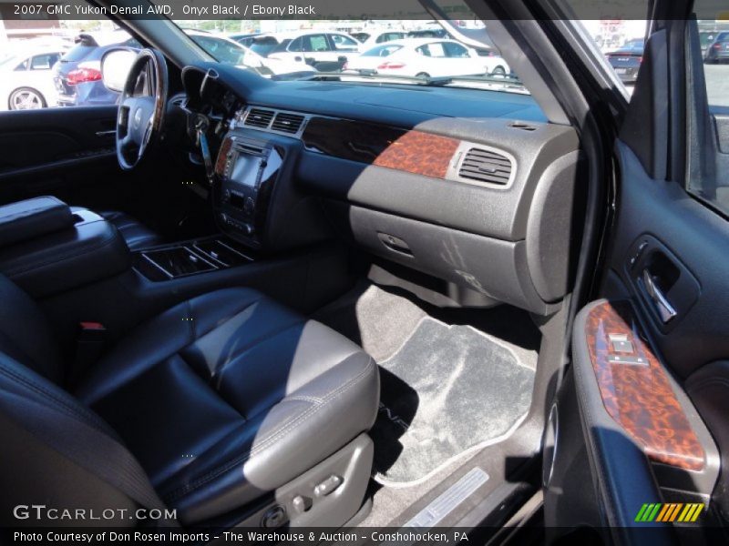 Onyx Black / Ebony Black 2007 GMC Yukon Denali AWD