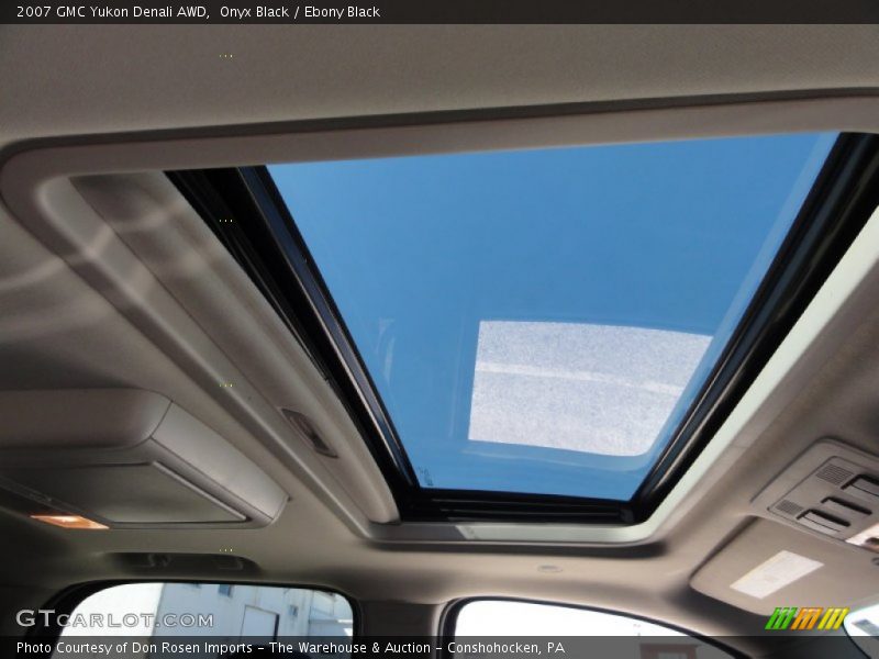 Onyx Black / Ebony Black 2007 GMC Yukon Denali AWD