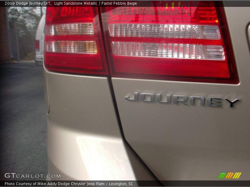 Light Sandstone Metallic / Pastel Pebble Beige 2009 Dodge Journey SXT