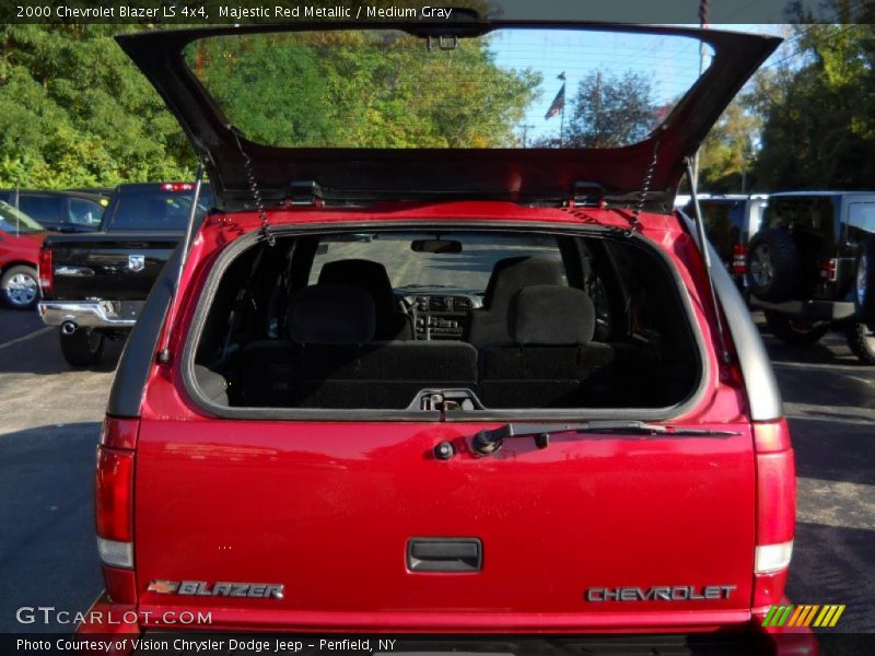 Majestic Red Metallic / Medium Gray 2000 Chevrolet Blazer LS 4x4