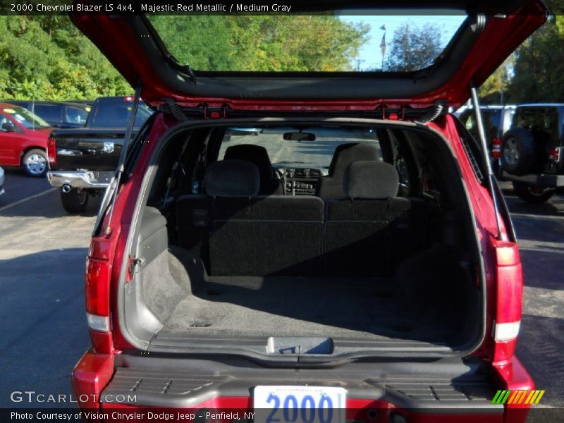 Majestic Red Metallic / Medium Gray 2000 Chevrolet Blazer LS 4x4