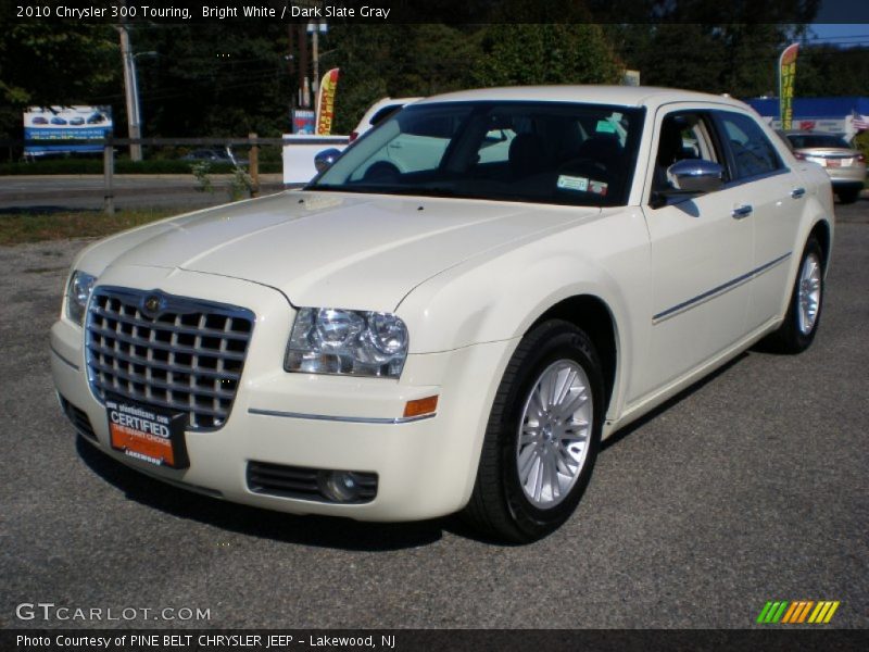 Bright White / Dark Slate Gray 2010 Chrysler 300 Touring