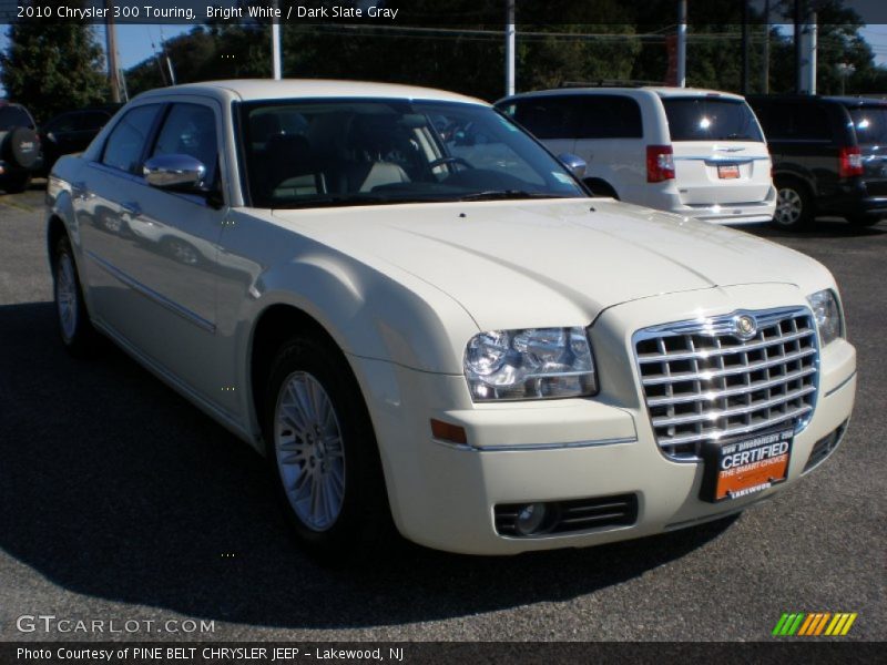 Bright White / Dark Slate Gray 2010 Chrysler 300 Touring