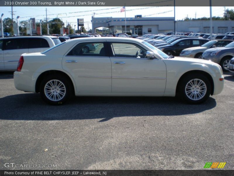 Bright White / Dark Slate Gray 2010 Chrysler 300 Touring