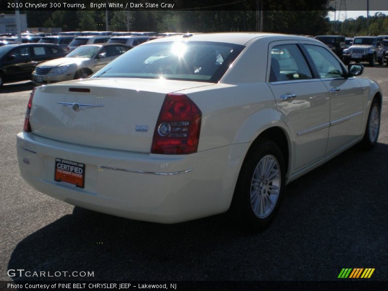 Bright White / Dark Slate Gray 2010 Chrysler 300 Touring