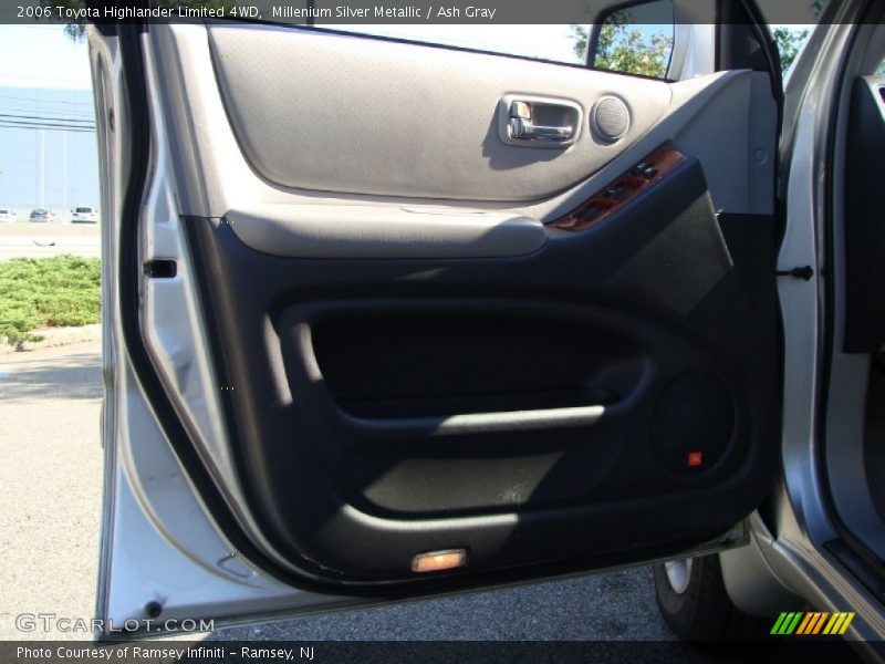 Millenium Silver Metallic / Ash Gray 2006 Toyota Highlander Limited 4WD