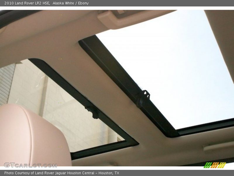 Alaska White / Ebony 2010 Land Rover LR2 HSE