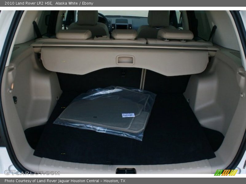 Alaska White / Ebony 2010 Land Rover LR2 HSE
