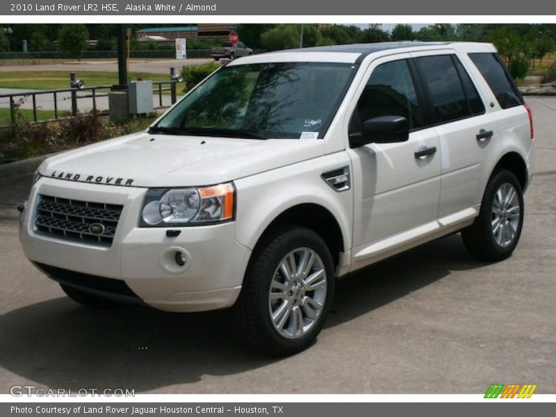 Alaska White / Almond 2010 Land Rover LR2 HSE
