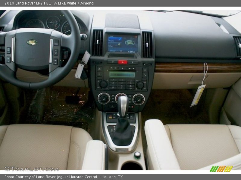 Alaska White / Almond 2010 Land Rover LR2 HSE
