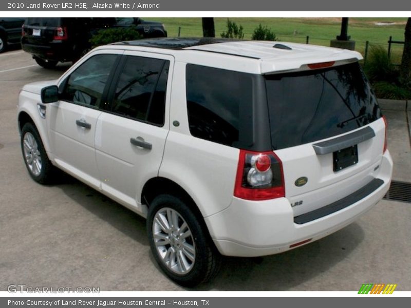 Alaska White / Almond 2010 Land Rover LR2 HSE
