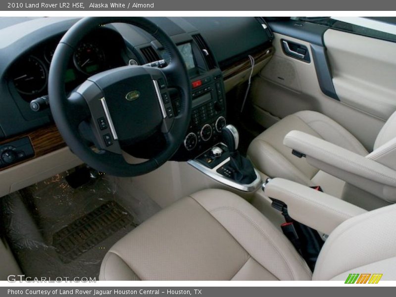  2010 LR2 HSE Almond Interior