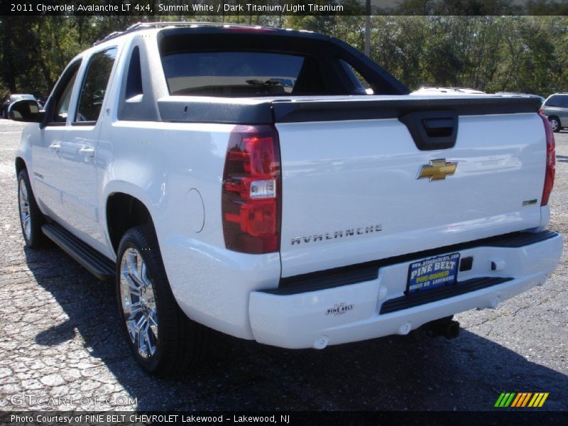 Summit White / Dark Titanium/Light Titanium 2011 Chevrolet Avalanche LT 4x4