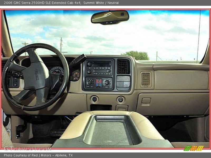 Dashboard of 2006 Sierra 2500HD SLE Extended Cab 4x4