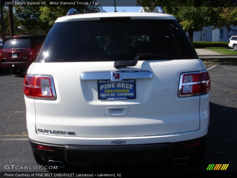 White Diamond Tricoat / Tan 2007 Saturn Outlook XR