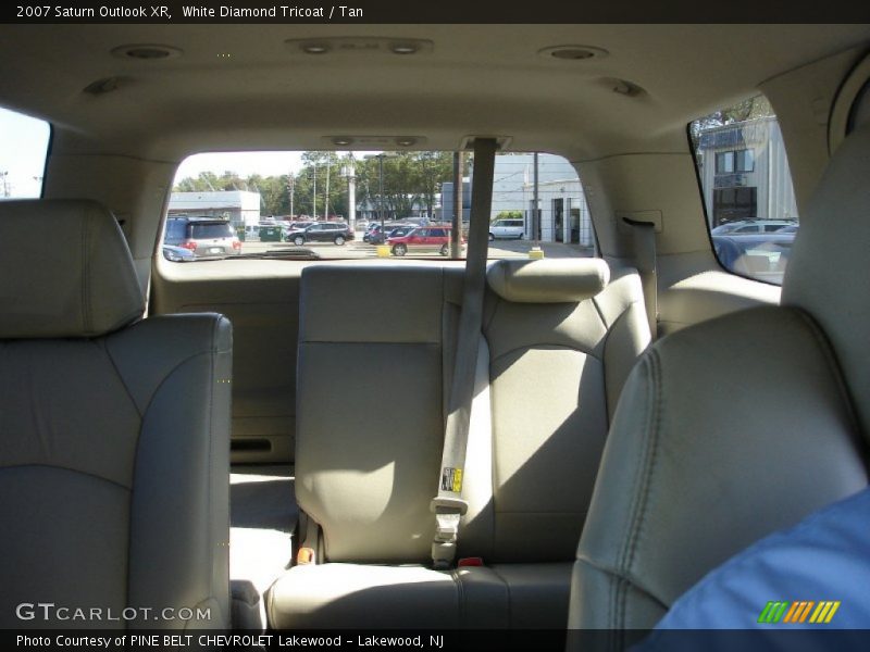 White Diamond Tricoat / Tan 2007 Saturn Outlook XR