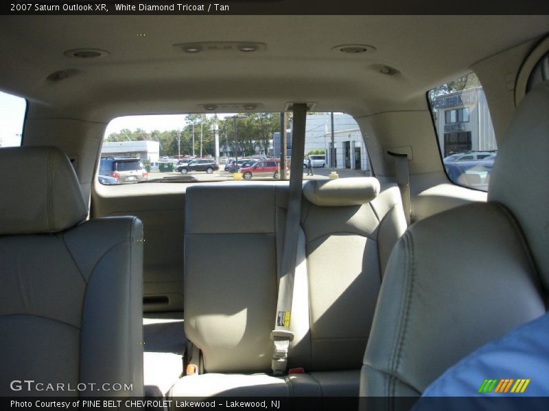 White Diamond Tricoat / Tan 2007 Saturn Outlook XR