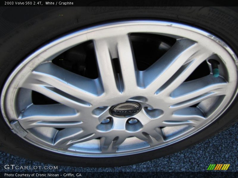 White / Graphite 2003 Volvo S60 2.4T