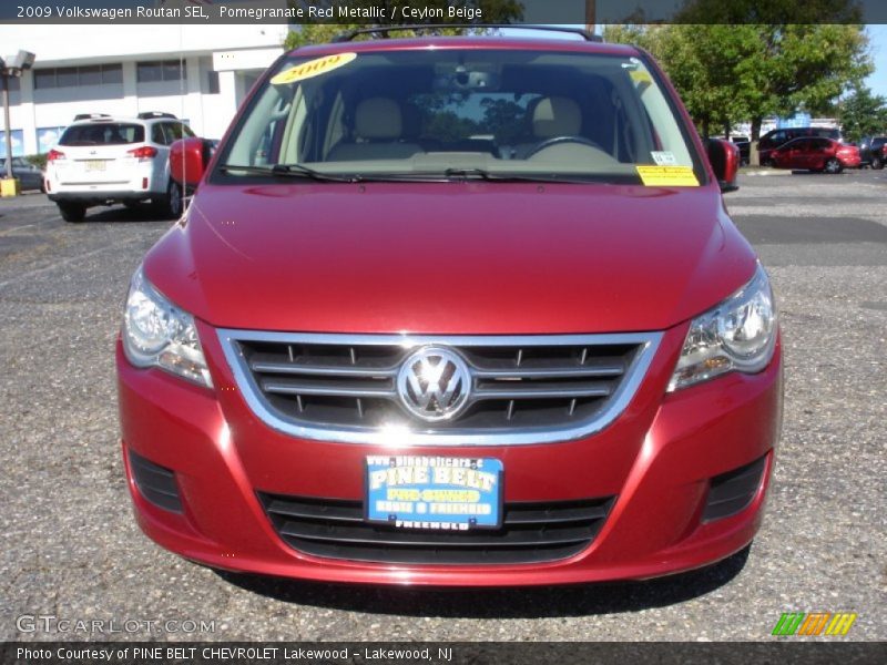 Pomegranate Red Metallic / Ceylon Beige 2009 Volkswagen Routan SEL