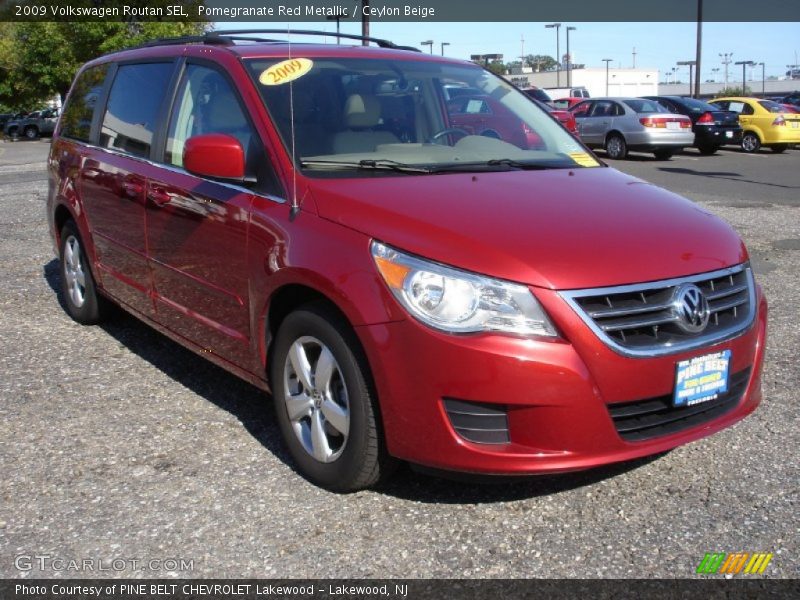 Pomegranate Red Metallic / Ceylon Beige 2009 Volkswagen Routan SEL
