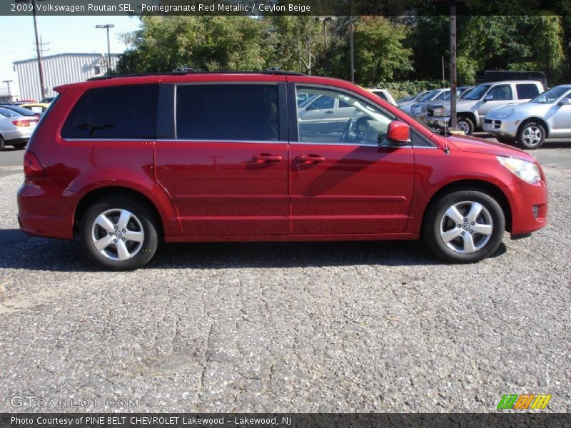 Pomegranate Red Metallic / Ceylon Beige 2009 Volkswagen Routan SEL