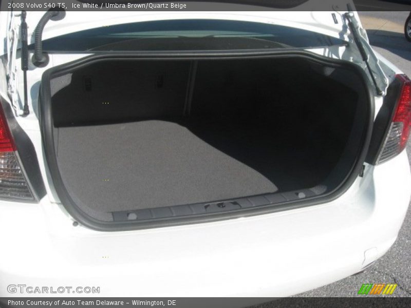 Ice White / Umbra Brown/Quartz Beige 2008 Volvo S40 T5
