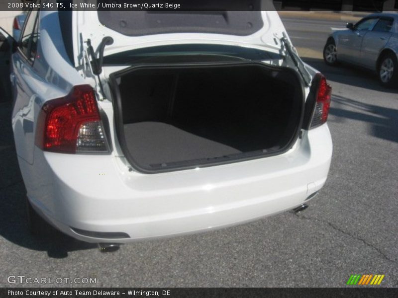 Ice White / Umbra Brown/Quartz Beige 2008 Volvo S40 T5