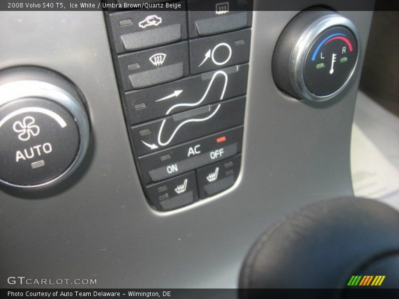 Ice White / Umbra Brown/Quartz Beige 2008 Volvo S40 T5