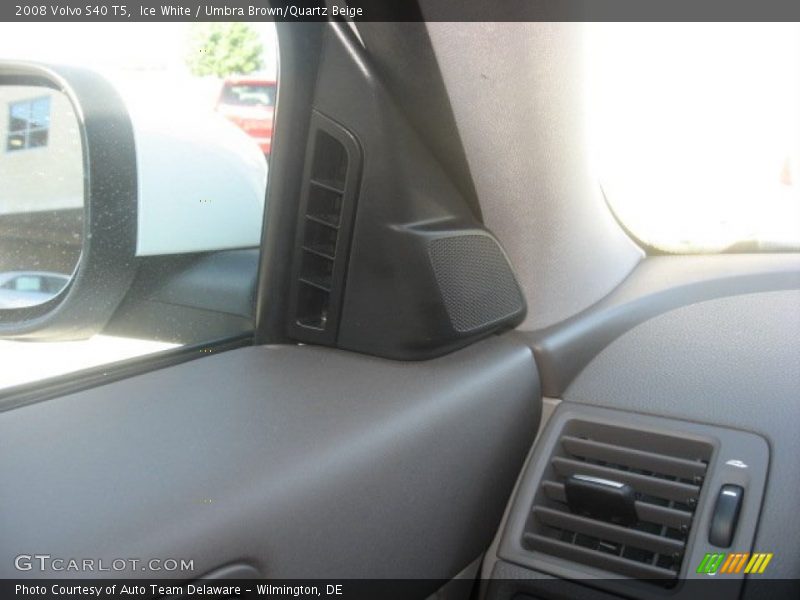 Ice White / Umbra Brown/Quartz Beige 2008 Volvo S40 T5