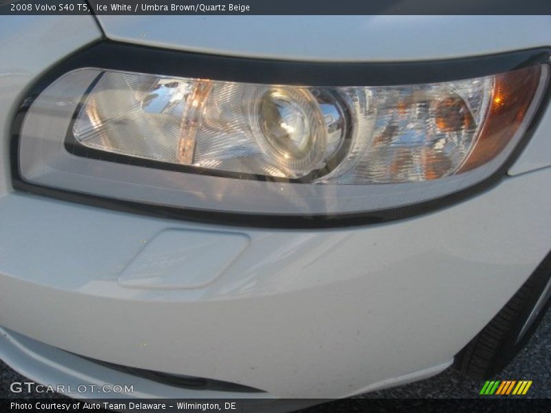 Ice White / Umbra Brown/Quartz Beige 2008 Volvo S40 T5