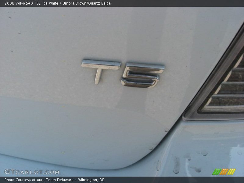Ice White / Umbra Brown/Quartz Beige 2008 Volvo S40 T5