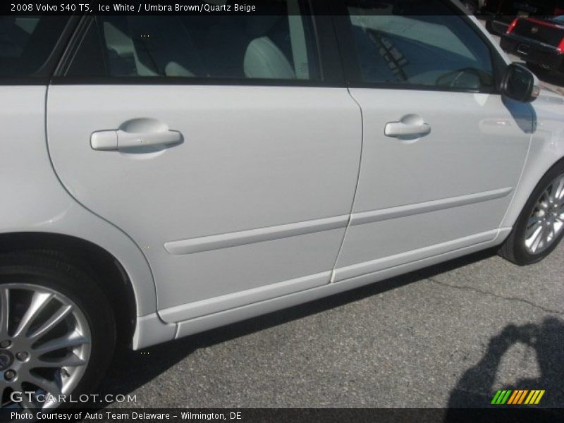 Ice White / Umbra Brown/Quartz Beige 2008 Volvo S40 T5